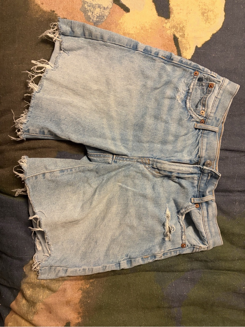 American Eagle Outfitters Light Wash Frayed Denim Shorts